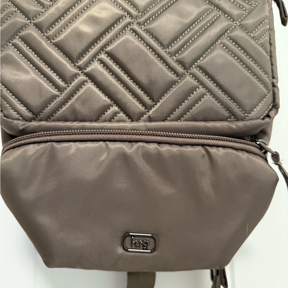 Lug Hovercraft Crossbody - Picture 3 of 9